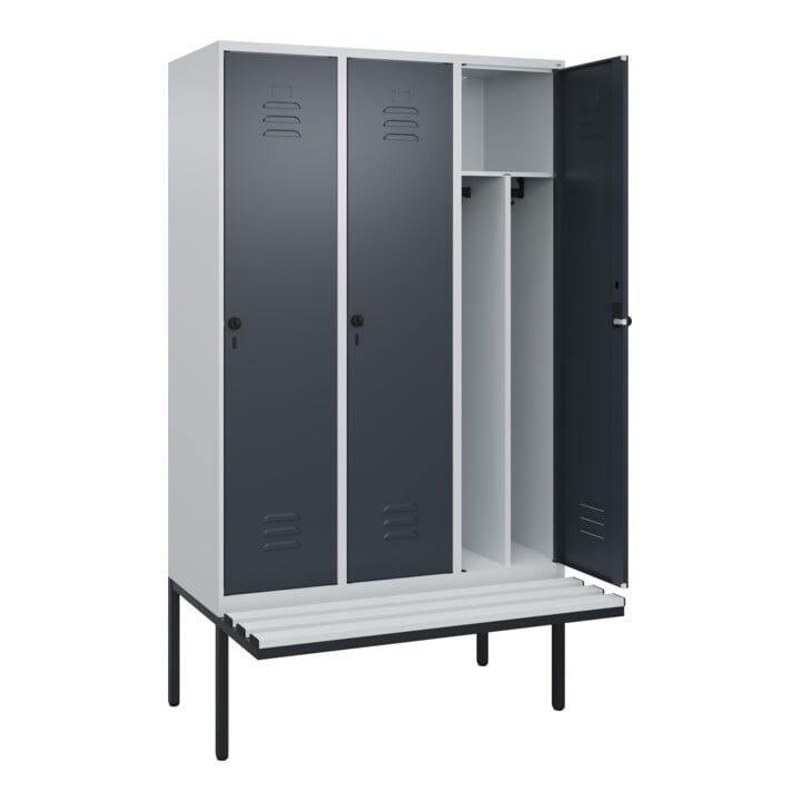 C+P Spind Classic PLUS, Bank, 3 Abteile, 2120x1200x815mm, 7035/7016 Verschluss Sicherheits-Drehriegel 4 Garderobenhaken Trennwand mittig Dekor Banklatten RAL 7035 Lichtgrau Sitzbanktyp auskragend