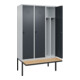 C+P Spind Classic PLUS, Bank, 3 Abteile, 2120x1200x815mm, 7035/7016 Verschluss Sicherheits-Drehriegel 4 Garderobenhaken Trennwand mittig  Sitzbanktyp auskragend-2