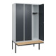 C+P Spind Classic PLUS, Bank, 3 Abteile, 2120x1200x815mm, 7035/7016 Verschluss Zylinderschloss 4 Garderobenhaken   Sitzbanktyp auskragend-2