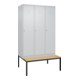 C+P Spind Classic PLUS, Bank, 3 Abteile, 2120x1200x815mm, 7035/7035 Verschluss Zylinderschloss 4 Garderobenhaken   Sitzbanktyp untergebaut-1