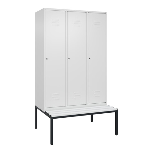 C+P Spind Classic PLUS, Bank, 3 Abteile, 2120x1200x815mm, 9016/9016 Verschluss Zylinderschloss 4 Garderobenhaken Trennwand mittig Dekor Banklatten RAL 9010 Reinweiß Sitzbanktyp untergebaut