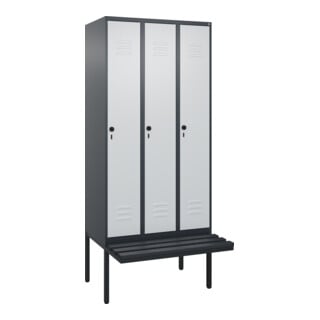 C+P Spind Classic PLUS, Bank, 3 Abteile, 2120x900x815mm, 7016/7035 Verschluss Sicherheits-Drehriegel 4 Garderobenhaken Trennwand mittig Dekor Banklatten RAL 7021 Schwarzgrau Sitzbanktyp auskragend