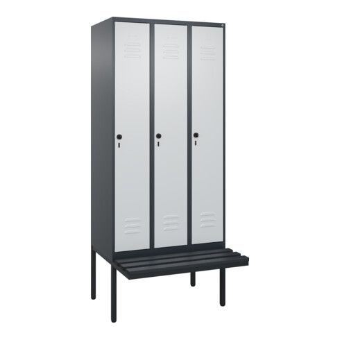 C+P Spind Classic PLUS, Bank, 3 Abteile, 2120x900x815mm, 7016/7035 Verschluss Sicherheits-Drehriegel 4 Garderobenhaken Trennwand mittig Dekor Banklatten RAL 7021 Schwarzgrau Sitzbanktyp auskragend