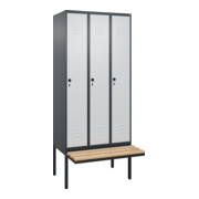 C+P Spind Classic PLUS, Bank, 3 Abteile, 2120x900x815mm, 7016/7035 Verschluss Sicherheits-Drehriegel 4 Garderobenhaken Trennwand mittig Sitzbanktyp auskragend