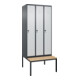C+P Spind Classic PLUS, Bank, 3 Abteile, 2120x900x815mm, 7016/7035 Verschluss Sicherheits-Drehriegel 4 Garderobenhaken Trennwand mittig  Sitzbanktyp untergebaut-1