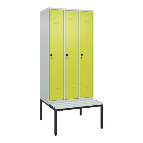 C+P Spind Classic PLUS, Bank, 3 Abteile, 2120x900x815mm, 7035/0024 Verschluss Sicherheits-Drehriegel 4 Garderobenhaken Trennwand mittig Dekor Banklatten RAL 7035 Lichtgrau Sitzbanktyp untergebaut