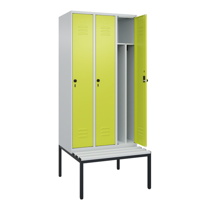 C+P Spind Classic PLUS, Bank, 3 Abteile, 2120x900x815mm, 7035/0024 Verschluss Sicherheits-Drehriegel 4 Garderobenhaken Trennwand mittig Dekor Banklatten RAL 7035 Lichtgrau Sitzbanktyp untergebaut