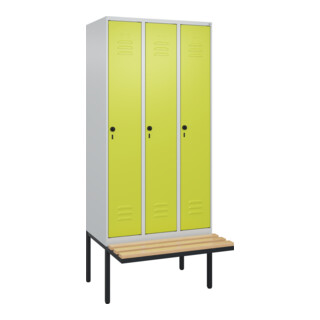 C+P Spind Classic PLUS, Bank, 3 Abteile, 2120x900x815mm, 7035/0024 Verschluss Sicherheits-Drehriegel 4 Garderobenhaken Trennwand mittig  Sitzbanktyp auskragend
