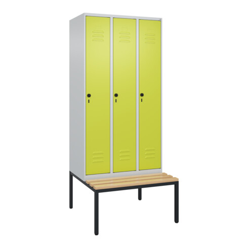 C+P Spind Classic PLUS, Bank, 3 Abteile, 2120x900x815mm, 7035/0024 Verschluss Sicherheits-Drehriegel 4 Garderobenhaken Trennwand mittig  Sitzbanktyp untergebaut