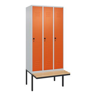C+P Spind Classic PLUS, Bank, 3 Abteile, 2120x900x815mm, 7035/2004 Verschluss Sicherheits-Drehriegel 4 Garderobenhaken Trennwand mittig  Sitzbanktyp auskragend