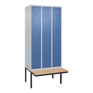 C+P Spind Classic PLUS, Bank, 3 Abteile, 2120x900x815mm, 7035/5023 Verschluss Zylinderschloss 4 Garderobenhaken Trennwand mittig  Sitzbanktyp auskragend