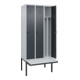 C+P Spind Classic PLUS, Bank, 3 Abteile, 2120x900x815mm, 7035/7016 Verschluss Sicherheits-Drehriegel 4 Garderobenhaken Trennwand mittig Dekor Banklatten RAL 7035 Lichtgrau Sitzbanktyp auskragend-2