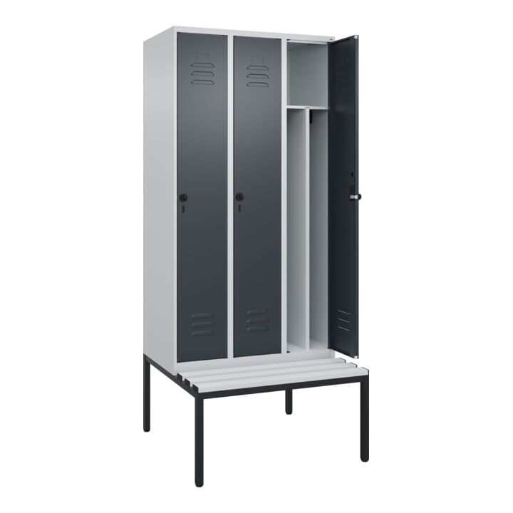 C+P Spind Classic PLUS, Bank, 3 Abteile, 2120x900x815mm, 7035/7016 Verschluss Sicherheits-Drehriegel 4 Garderobenhaken Trennwand mittig Dekor Banklatten RAL 7035 Lichtgrau Sitzbanktyp untergebaut