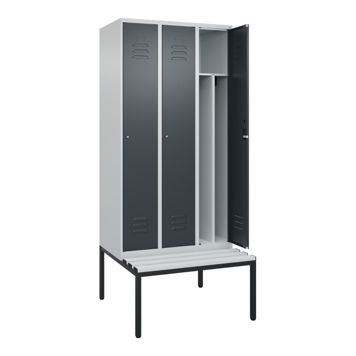 C+P Spind Classic PLUS, Bank, 3 Abteile, 2120x900x815mm, 7035/7016 Verschluss Zylinderschloss 4 Garderobenhaken Trennwand mittig Dekor Banklatten RAL 7035 Lichtgrau Sitzbanktyp untergebaut