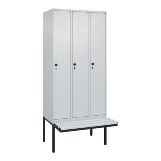 C+P Spind Classic PLUS, Bank, 3 Abteile, 2120x900x815mm, 7035/7035 Verschluss Sicherheits-Drehriegel 4 Garderobenhaken Trennwand mittig Dekor Banklatten RAL 7035 Lichtgrau Sitzbanktyp auskragend