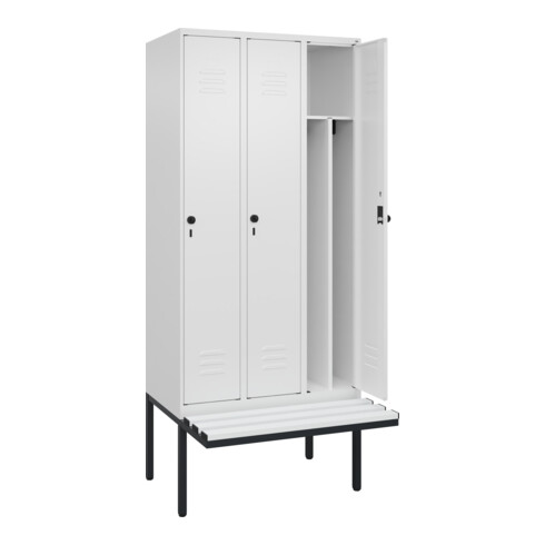 C+P Spind Classic PLUS, Bank, 3 Abteile, 2120x900x815mm, 9016/9016 Verschluss Sicherheits-Drehriegel 4 Garderobenhaken Trennwand mittig Dekor Banklatten RAL 9010 Reinweiß Sitzbanktyp auskragend