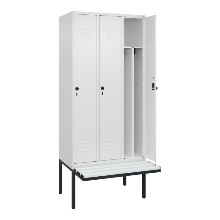 C+P Spind Classic PLUS, Bank, 3 Abteile, 2120x900x815mm, 9016/9016 Verschluss Sicherheits-Drehriegel 4 Garderobenhaken Trennwand mittig Dekor Banklatten RAL 9010 Reinweiß Sitzbanktyp auskragend
