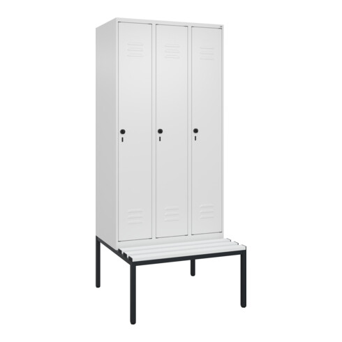 C+P Spind Classic PLUS, Bank, 3 Abteile, 2120x900x815mm, 9016/9016 Verschluss Sicherheits-Drehriegel 4 Garderobenhaken Trennwand mittig Dekor Banklatten RAL 9010 Reinweiß Sitzbanktyp untergebaut
