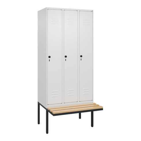 C+P Spind Classic PLUS, Bank, 3 Abteile, 2120x900x815mm, 9016/9016 Verschluss Sicherheits-Drehriegel 4 Garderobenhaken Trennwand mittig  Sitzbanktyp auskragend