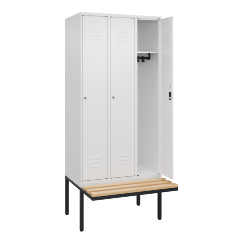 C+P Spind Classic PLUS, Bank, 3 Abteile, 2120x900x815mm, 9016/9016 Verschluss Zylinderschloss 3 Garderobenhaken   Sitzbanktyp auskragend