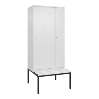 C+P Spind Classic PLUS, Bank, 3 Abteile, 2120x900x815mm, 9016/9016 Verschluss Zylinderschloss 4 Garderobenhaken Trennwand mittig Dekor Banklatten RAL 9010 Reinweiß Sitzbanktyp untergebaut