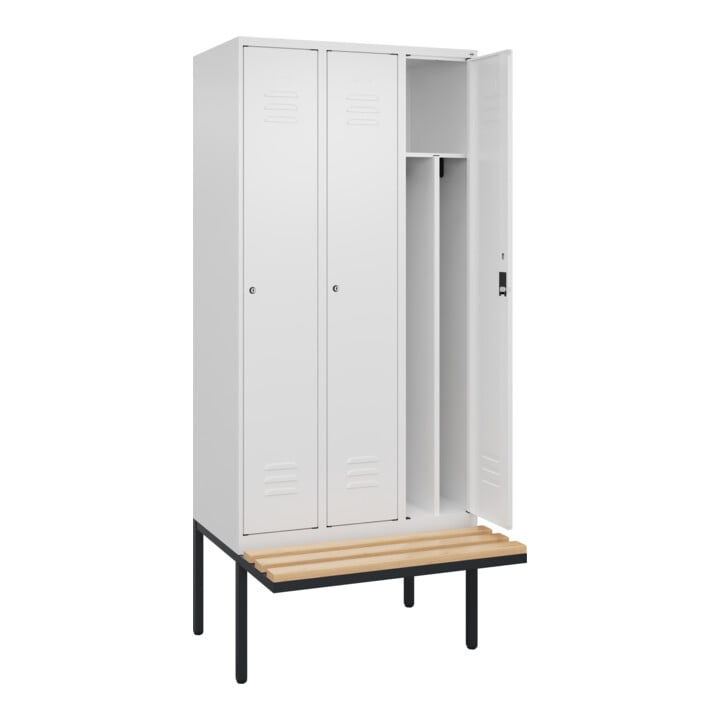 C+P Spind Classic PLUS, Bank, 3 Abteile, 2120x900x815mm, 9016/9016 Verschluss Zylinderschloss 4 Garderobenhaken Trennwand mittig  Sitzbanktyp auskragend