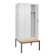 C+P Spind Classic PLUS, Bank, 3 Abteile, 2120x900x815mm, 9016/9016 Verschluss Zylinderschloss 4 Garderobenhaken Trennwand mittig  Sitzbanktyp untergebaut-2