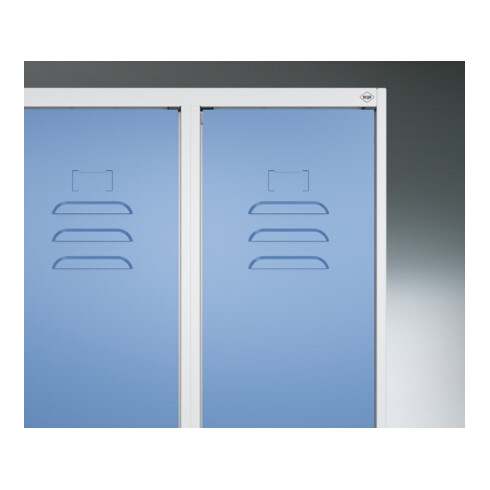 C+P Spind Classic PLUS, Bank, 4 Abteile, 2120x1200x815mm, 7016/7016 Verschluss Sicherheits-Drehriegel 4 Garderobenhaken Trennwand mittig Dekor Banklatten RAL 7021 Schwarzgrau Sitzbanktyp auskragend