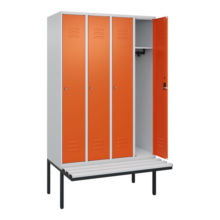 C+P Spind Classic PLUS, Bank, 4 Abteile, 2120x1200x815mm, 7035/2004 Verschluss Zylinderschloss 3 Garderobenhaken  Dekor Banklatten RAL 7035 Lichtgrau Sitzbanktyp auskragend