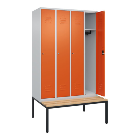C+P Spind Classic PLUS, Bank, 4 Abteile, 2120x1200x815mm, 7035/2004 Verschluss Zylinderschloss 3 Garderobenhaken   Sitzbanktyp untergebaut