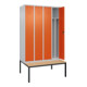 C+P Spind Classic PLUS, Bank, 4 Abteile, 2120x1200x815mm, 7035/2004 Verschluss Zylinderschloss 4 Garderobenhaken Trennwand mittig  Sitzbanktyp untergebaut-1