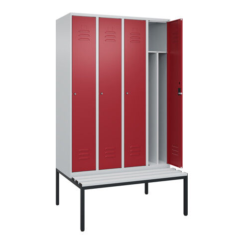 C+P Spind Classic PLUS, Bank, 4 Abteile, 2120x1200x815mm, 7035/3003 Verschluss Zylinderschloss 4 Garderobenhaken Trennwand mittig Dekor Banklatten RAL 7035 Lichtgrau Sitzbanktyp untergebaut