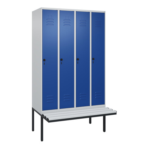 C+P Spind Classic PLUS, Bank, 4 Abteile, 2120x1200x815mm, 7035/5010 Verschluss Sicherheits-Drehriegel 4 Garderobenhaken Trennwand mittig Dekor Banklatten RAL 7035 Lichtgrau Sitzbanktyp auskragend