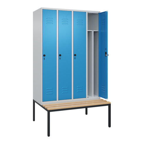 C+P Spind Classic PLUS, Bank, 4 Abteile, 2120x1200x815mm, 7035/5012 Verschluss Sicherheits-Drehriegel 4 Garderobenhaken Trennwand mittig  Sitzbanktyp untergebaut