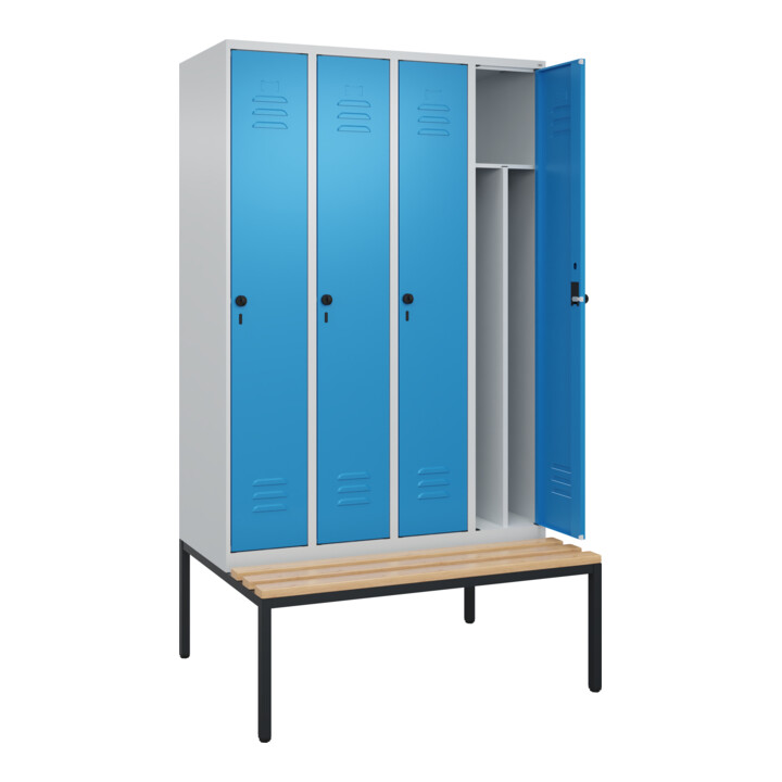 C+P Spind Classic PLUS, Bank, 4 Abteile, 2120x1200x815mm, 7035/5012 Verschluss Sicherheits-Drehriegel 4 Garderobenhaken Trennwand mittig  Sitzbanktyp untergebaut