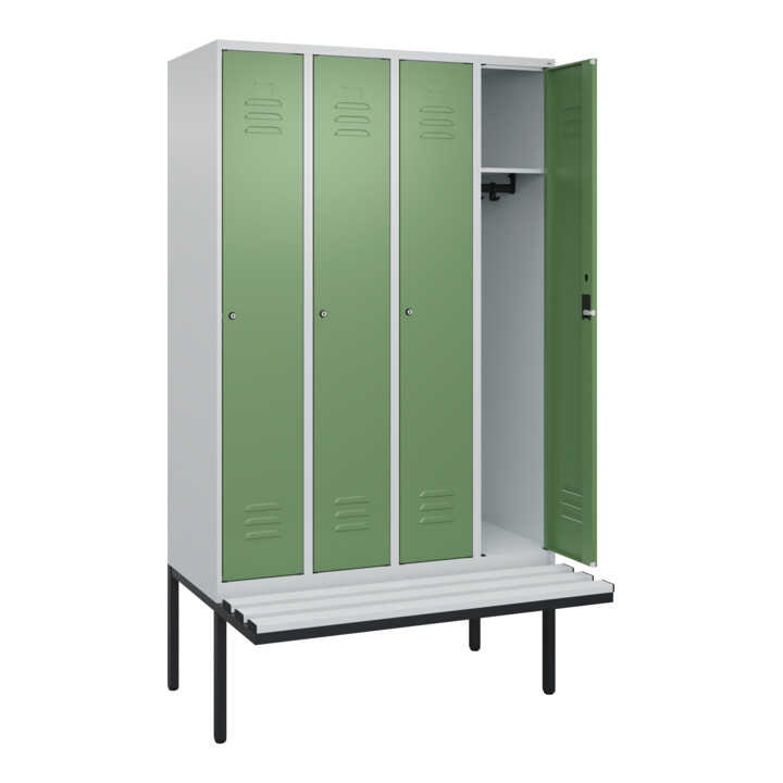 C+P Spind Classic PLUS, Bank, 4 Abteile, 2120x1200x815mm, 7035/6011 Verschluss Zylinderschloss 3 Garderobenhaken  Dekor Banklatten RAL 7035 Lichtgrau Sitzbanktyp auskragend