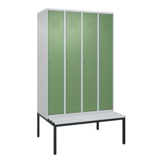 C+P Spind Classic PLUS, Bank, 4 Abteile, 2120x1200x815mm, 7035/6011 Verschluss Zylinderschloss 4 Garderobenhaken Trennwand mittig Dekor Banklatten RAL 7035 Lichtgrau Sitzbanktyp untergebaut