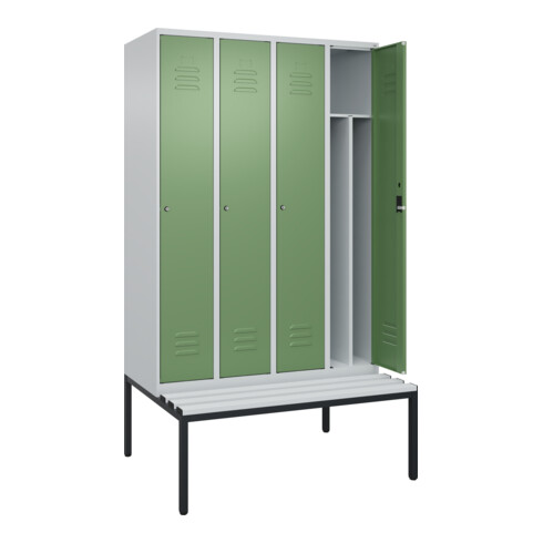 C+P Spind Classic PLUS, Bank, 4 Abteile, 2120x1200x815mm, 7035/6011 Verschluss Zylinderschloss 4 Garderobenhaken Trennwand mittig Dekor Banklatten RAL 7035 Lichtgrau Sitzbanktyp untergebaut