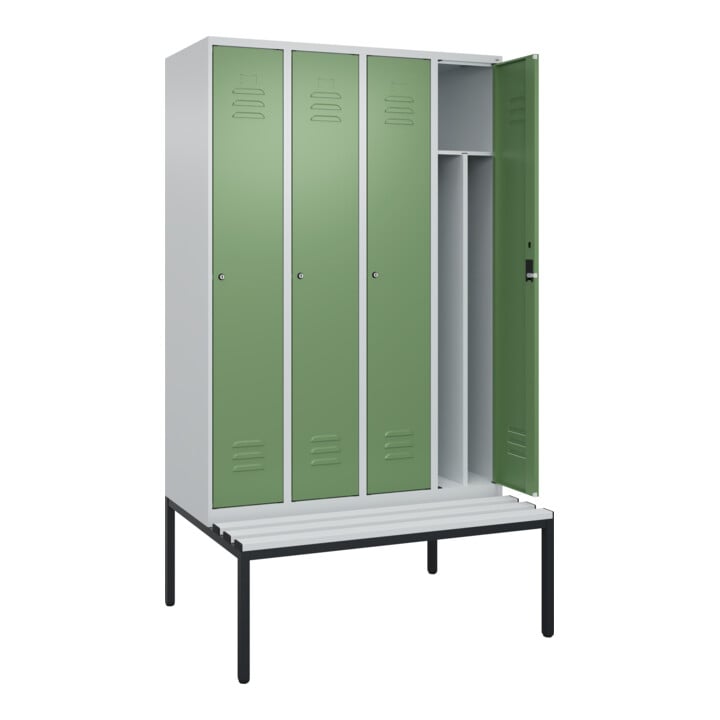 C+P Spind Classic PLUS, Bank, 4 Abteile, 2120x1200x815mm, 7035/6011 Verschluss Zylinderschloss 4 Garderobenhaken Trennwand mittig Dekor Banklatten RAL 7035 Lichtgrau Sitzbanktyp untergebaut