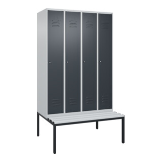C+P Spind Classic PLUS, Bank, 4 Abteile, 2120x1200x815mm, 7035/7016 Verschluss Zylinderschloss 4 Garderobenhaken Trennwand mittig Dekor Banklatten RAL 7035 Lichtgrau Sitzbanktyp untergebaut