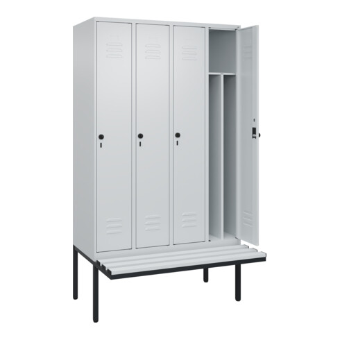 C+P Spind Classic PLUS, Bank, 4 Abteile, 2120x1200x815mm, 7035/7035 Verschluss Sicherheits-Drehriegel 4 Garderobenhaken Trennwand mittig Dekor Banklatten RAL 7035 Lichtgrau Sitzbanktyp auskragend