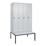 C+P Spind Classic PLUS, Bank, 4 Abteile, 2120x1200x815mm, 7035/7035 Verschluss Sicherheits-Drehriegel 4 Garderobenhaken Trennwand mittig Dekor Banklatten RAL 7035 Lichtgrau Sitzbanktyp untergebaut