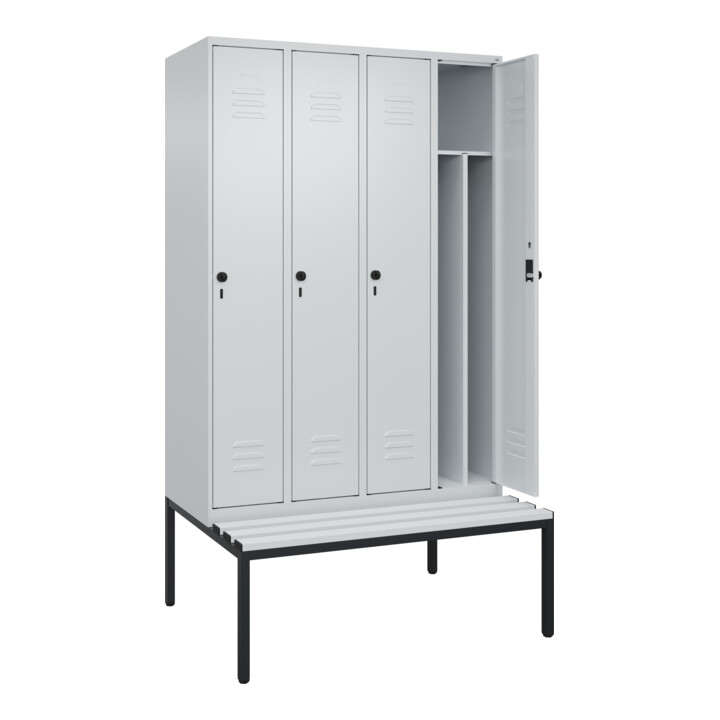 C+P Spind Classic PLUS, Bank, 4 Abteile, 2120x1200x815mm, 7035/7035 Verschluss Sicherheits-Drehriegel 4 Garderobenhaken Trennwand mittig Dekor Banklatten RAL 7035 Lichtgrau Sitzbanktyp untergebaut