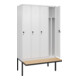 C+P Spind Classic PLUS, Bank, 4 Abteile, 2120x1200x815mm, 9016/9016 Verschluss Sicherheits-Drehriegel 4 Garderobenhaken Trennwand mittig  Sitzbanktyp auskragend-2