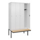 C+P Spind Classic PLUS, Bank, 4 Abteile, 2120x1200x815mm, 9016/9016 Verschluss Zylinderschloss 3 Garderobenhaken   Sitzbanktyp auskragend-2