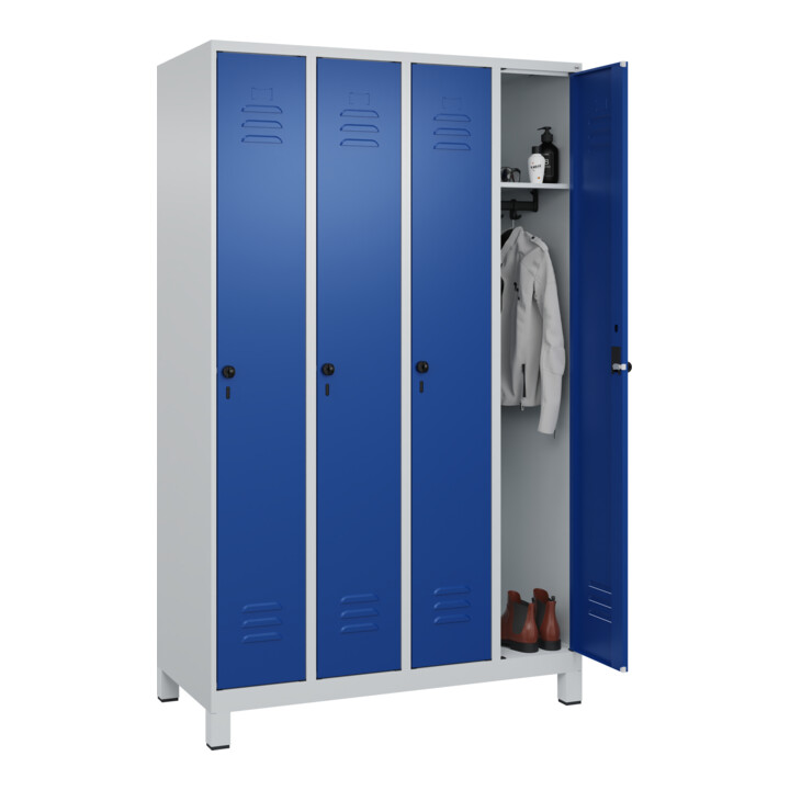 C+P Spind Classic PLUS, Füße, 4 Abteile, 1950x1200x500mm, 7035/5010 Verschluss Sicherheits-Drehriegel 3 Garderobenhaken