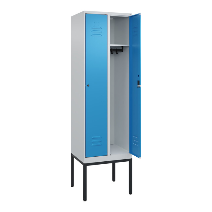C+P Spind Classic PLUS, Gestell, 2 Abteile, 2120x600x500mm, 7035/5012 Verschluss Zylinderschloss 3 Garderobenhaken
