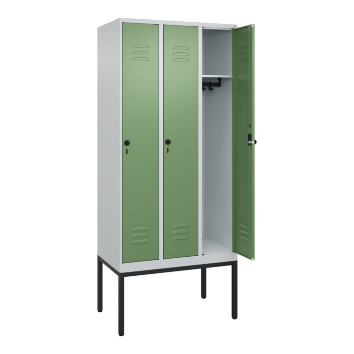 C+P Spind Classic PLUS, Gestell, 3 Abteile, 2120x900x500mm, 7035/6011 Verschluss Sicherheits-Drehriegel 3 Garderobenhaken