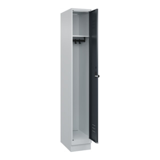 C+P Spind Classic PLUS, Sockel, Sicherheits-Drehriegel, 3 Garderobenhaken