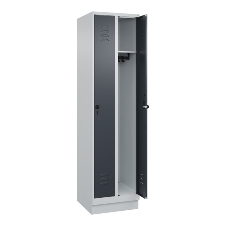 C+P Spind Classic PLUS, Sockel, 2 Abteile, 1950x500x500mm, 7035/7016 Verschluss Sicherheits-Drehriegel 3 Garderobenhaken